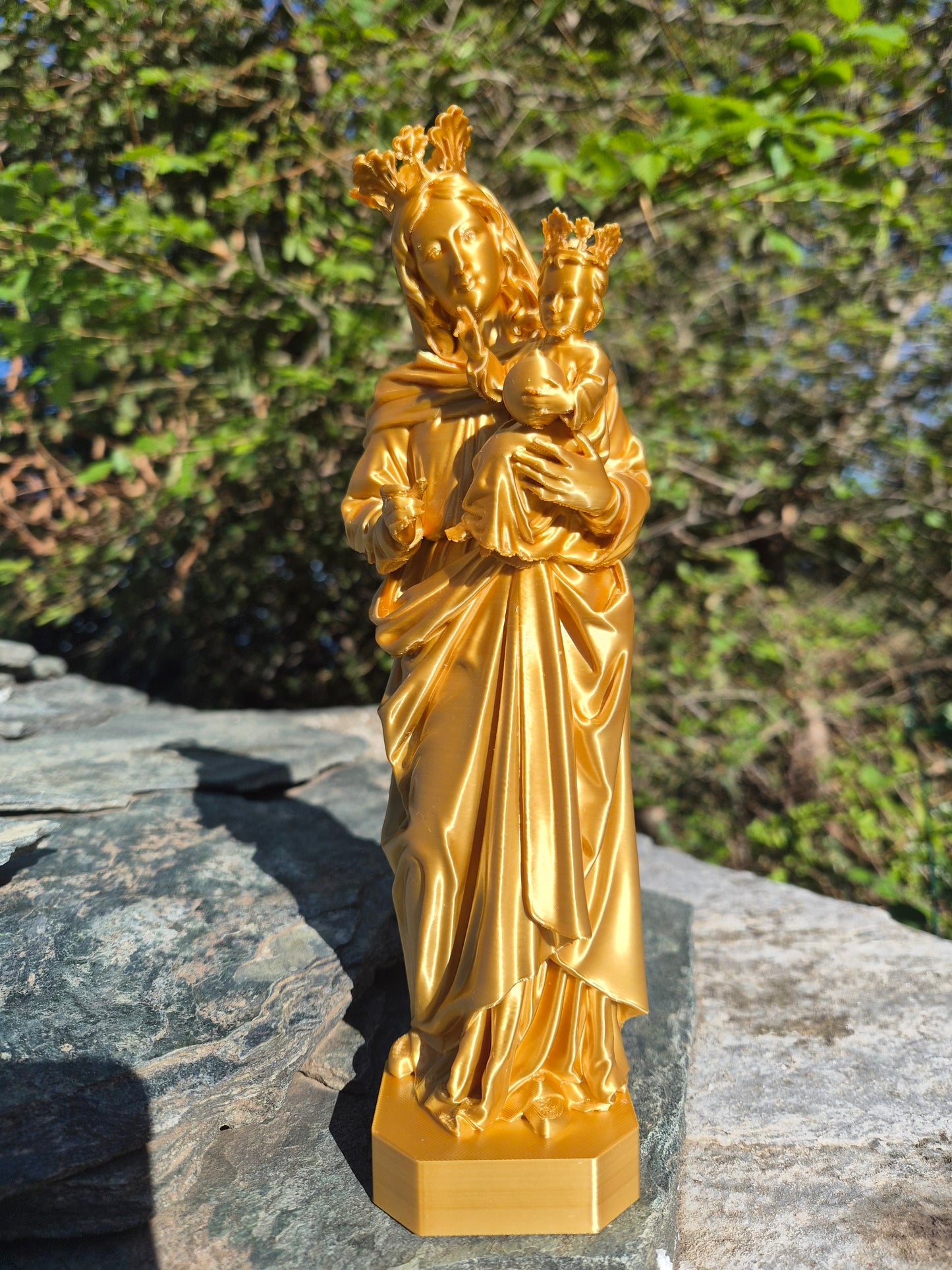 ✨ Statue de la Vierge Marie et l'Enfant Jésus – Édition Dorée ✨